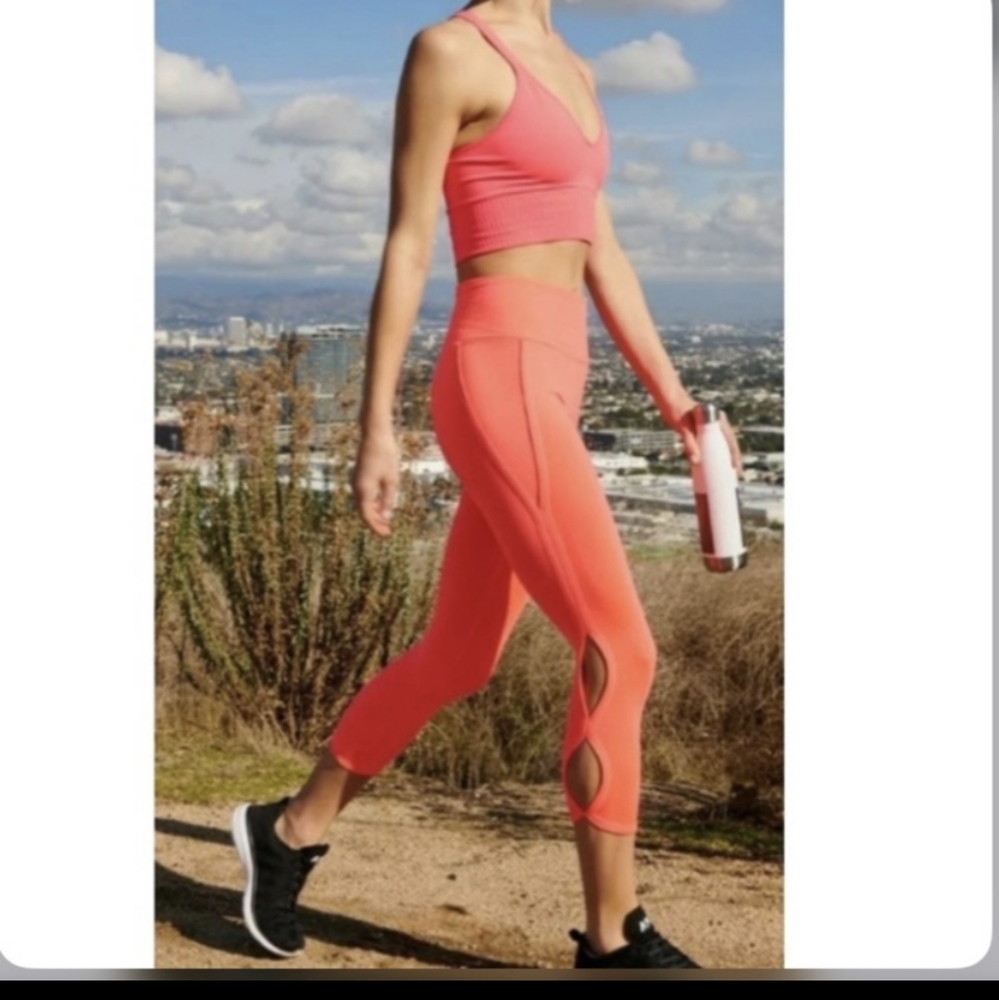 FREE PEOPLE movement high rise 3/4 infinity leggings neon coral size medium FP